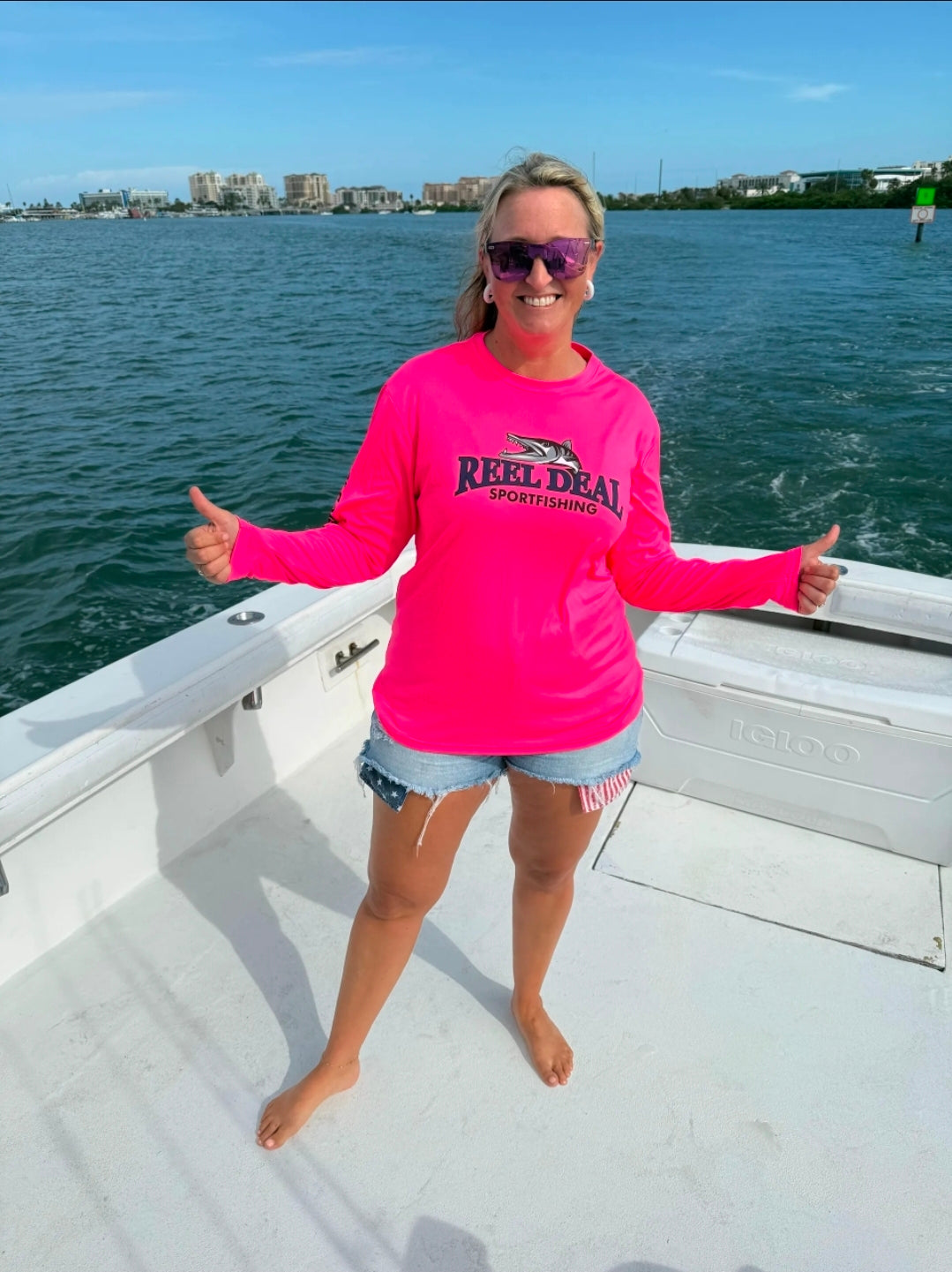 Reel Deal Crew Neck Dryfit Hot Pink